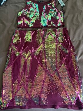 Haute Monde Burgundy Sequin Mini Skirt